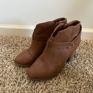 LC Lauren Conrad | Brown Ankle Boots | Size 9